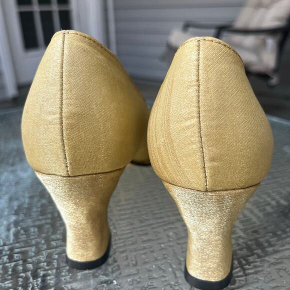 NWOT Valenti Franco Square Toe Rhinstone Gold Metallic Pumps Heels Sz 8M - Picture 6 of 7